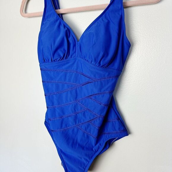 Mainstream Women’s size 8 One Piece Swimsuit - Picture 3 of 9
